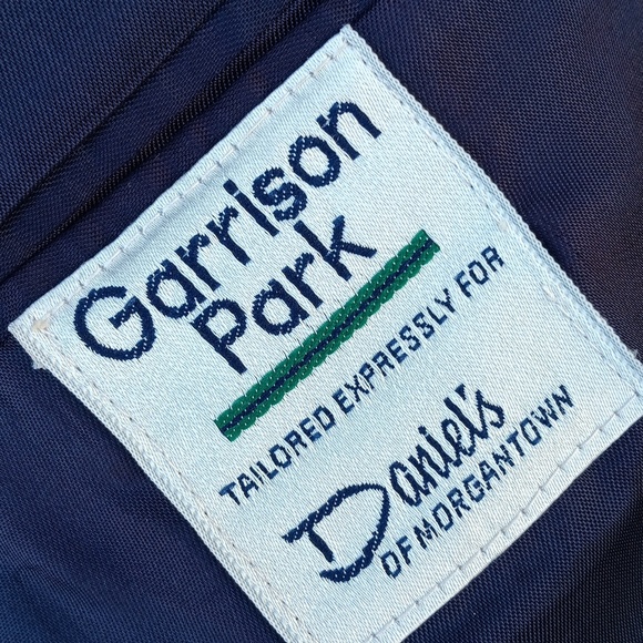 GARRISON PARK MEN'S VINTAGE PURE WOOL NAVY BLUE BLAZER W/GOLD BUTTON ACCENTS - Picture 17 of 17